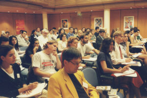 PES Summer University 1996 im eh. Bruno-Kreisky-Saal des eh. Gartenhotels Altmannsdorf. Foto: Renner-Institut/Johann Klinger
PES Summer University 1996 im eh. Bruno-Kreisky-Saal des eh. Gartenhotels Altmannsdorf. (Foto: Renner-Institut/Johann Klinger)