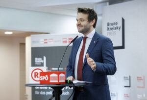 Direktor Sascha Obrecht, beim Bruno Kreisky Preis für besondere verlegerische Leistungen 2024 (Foto: Andy Wenzel)